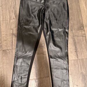 Victoria Sport Faux Leather Front Leggings | Black | Size L